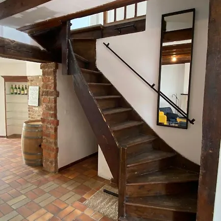 La Petite Maison - 8 Pers 度假居 Walcourt